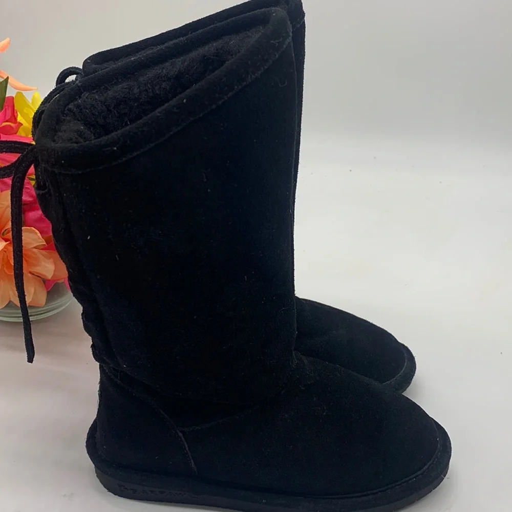 Bearpaw Girls Black Suede Shin High Winter Boots Lace Up Back Size 1. WRB3935H